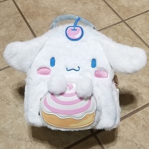 Sanrio Cinnamoroll Cupcake Fluffy Mini Backpack